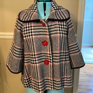 Short style lined plaid wool coat with 3/4 sleeves